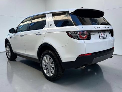 Used 2019 Land Rover Discovery Sport SE AWD/4WD image 4