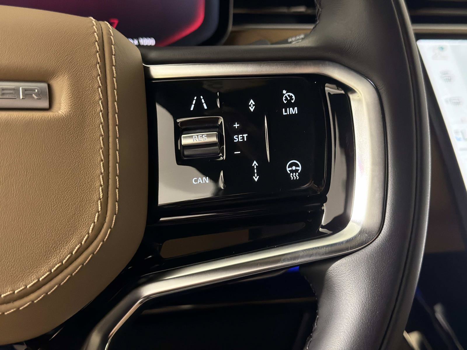 New 2027 Land Rover Range Rover Sport SE AWD/4WD image 28