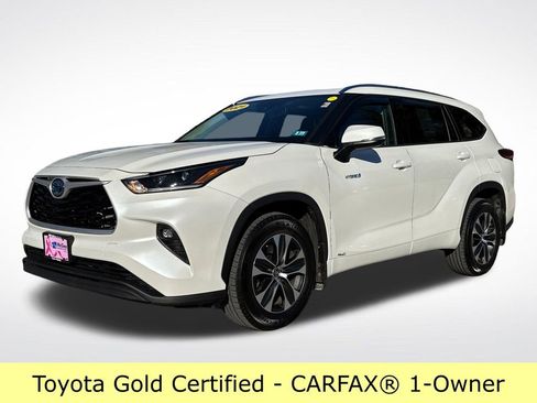 Certified 2021 Toyota Highlander XLE image 1