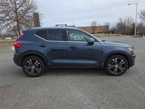 Used 2021 Volvo XC40 T5 Inscription w/ Advanced Package image 3