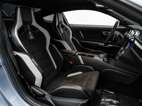 Used 2022 Ford Mustang Shelby GT500 w/ Carbon Fiber Track Pack RWD image 61
