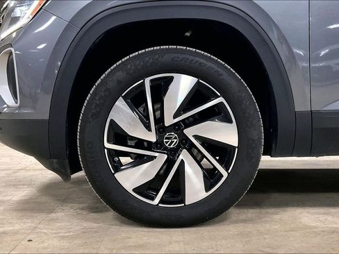 Used 2024 Volkswagen Atlas SE FWD image 9