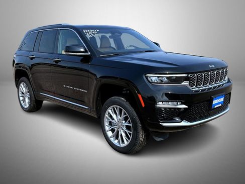 Used 2022 Jeep Grand Cherokee Summit w/ Luxury Tech Group V image 3