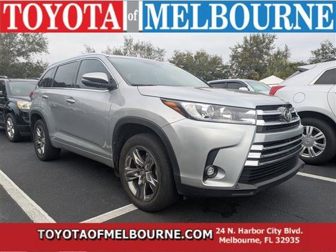 Used 2019 Toyota Highlander Limited image 1