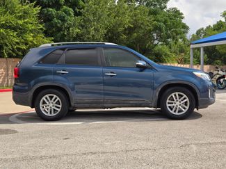 Used 2015 Kia Sorento LX FWD video 2