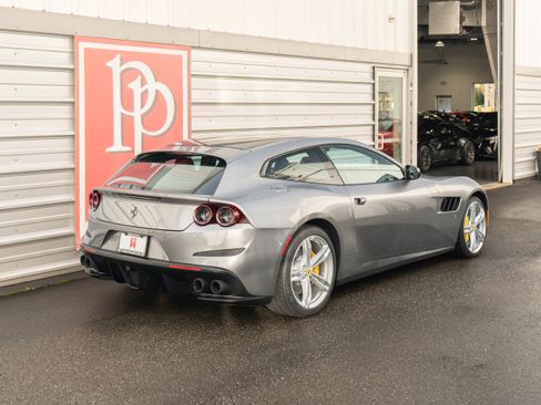 Used 2018 Ferrari GTC4Lusso image 52
