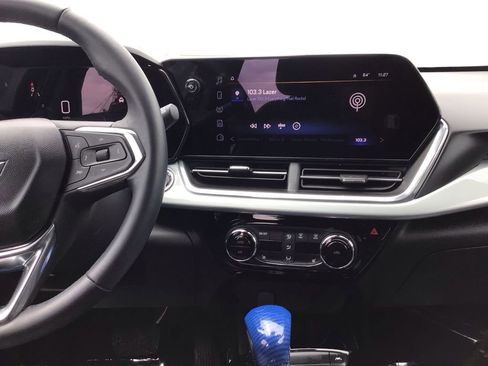 Used 2024 Chevrolet Trax LT w/ Driver Confidence Package FWD image 14