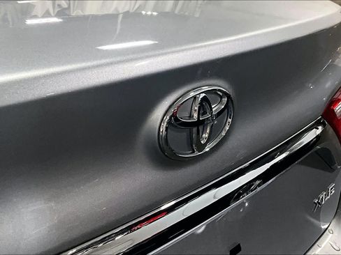 Used 2017 Toyota Camry XLE FWD image 31
