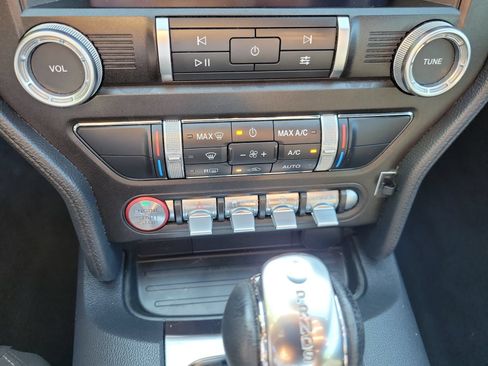 Used 2022 Ford Mustang GT w/ Equipment Group 301A RWD image 28