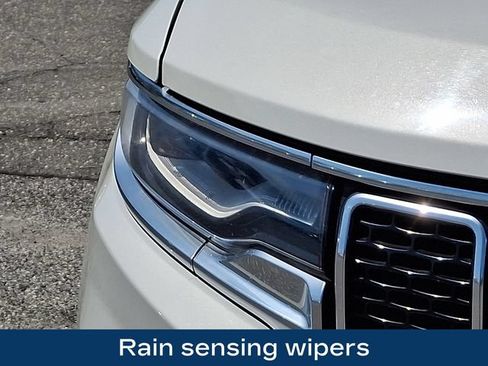 Used 2022 Jeep Wagoneer Series III AWD/4WD image 28