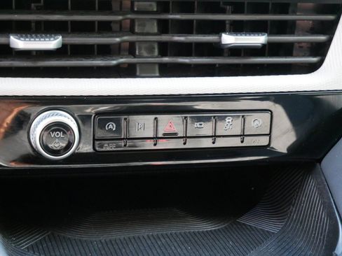 Used 2025 Ford Explorer Active AWD/4WD image 20