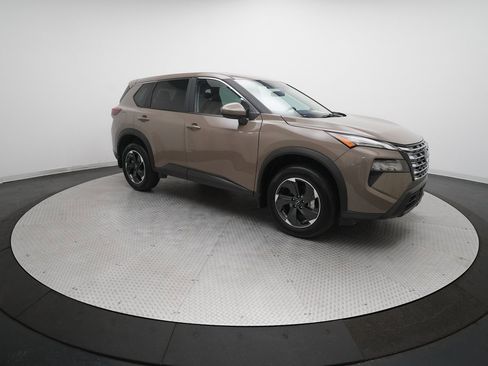 Certified 2025 Nissan Rogue SV image 13