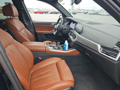 Used 2022 BMW X5 M50i AWD/4WD image 4