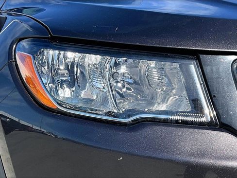 Used 2019 Jeep Compass Limited image 30