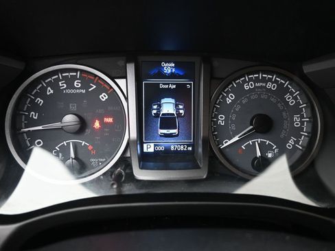 Used 2021 Toyota Tacoma TRD Off-Road w/ Technology Package image 19