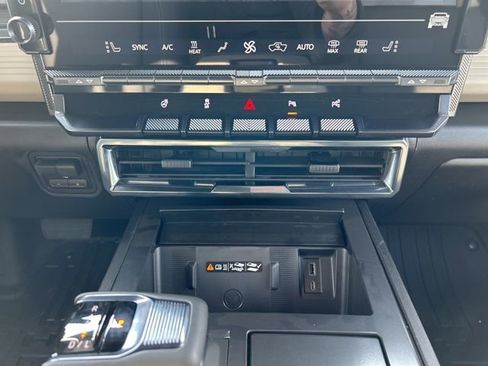 New 2026 GMC Hummer EV SUV AWD/4WD image 17