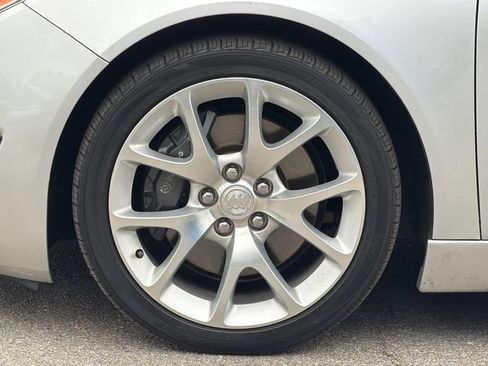 Used 2017 Buick Regal GS w/ Driver Confidence Package #2 image 32