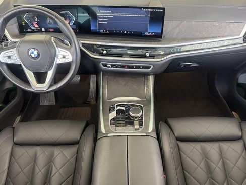 Used 2025 BMW X7 xDrive40i AWD/4WD image 15