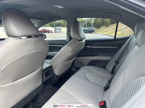 Used 2021 Toyota Camry SE image 15