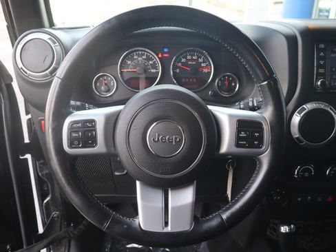 Used 2015 Jeep Wrangler Rubicon image 12