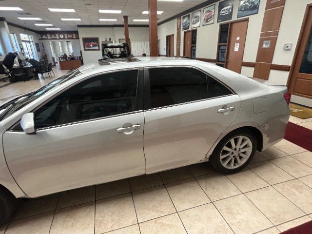 Used 2013 Toyota Camry XLE FWD image 2