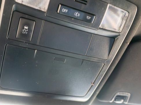 Used 2019 Toyota Tacoma TRD Sport AWD/4WD image 30