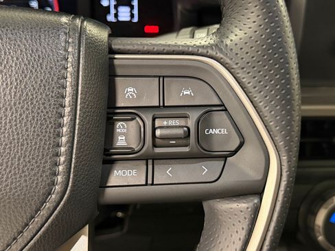 Used 2025 Toyota 4Runner SR5 AWD/4WD image 16