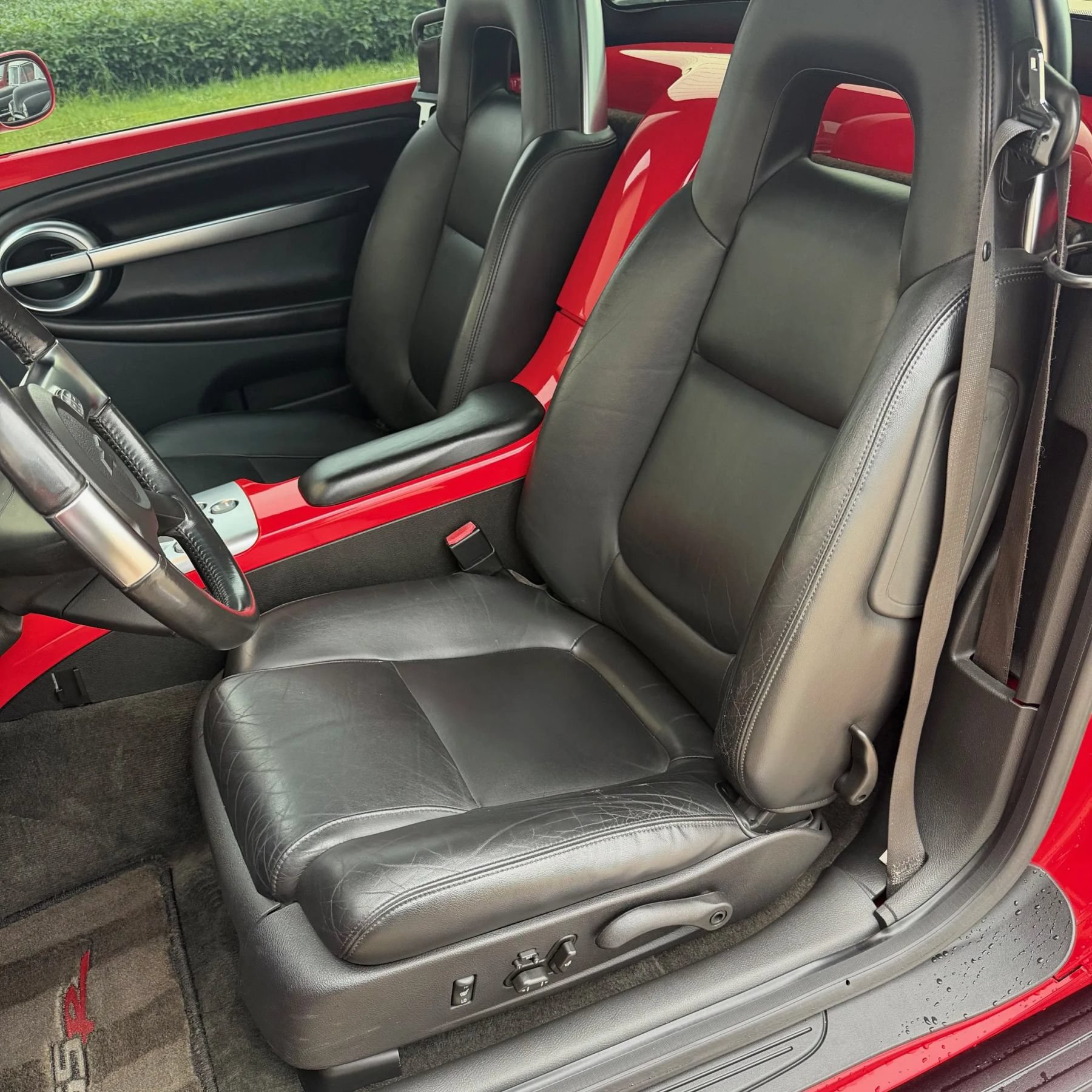 Used 2004 Chevrolet SSR w/ Preferred Equipment Group RWD image 5