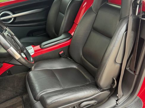 Used 2004 Chevrolet SSR w/ Preferred Equipment Group RWD image 5