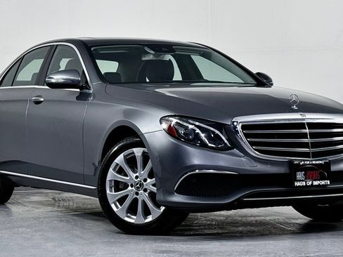 Used 2018 Mercedes-Benz E 300 4MATIC w/ Premium 1 Package image 2