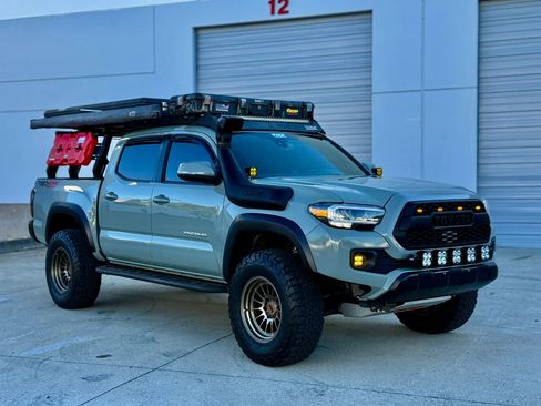 Used 2023 Toyota Tacoma TRD Off-Road image 1