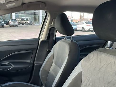 Used 2025 Nissan Versa SV image 15