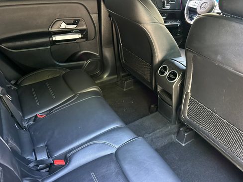 Used 2021 Mercedes-Benz GLB 35 AMG 4MATIC image 30