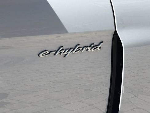 Used 2026 Porsche Panamera 4 E-Hybrid AWD/4WD image 10