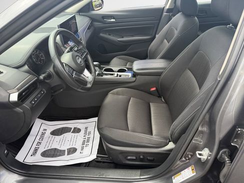 Used 2024 Nissan Altima 2.5 SV w/ SV Premium Package FWD image 10