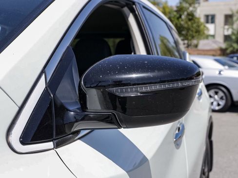 Used 2024 Nissan Murano SV w/ SV Midnight Edition Package FWD image 13