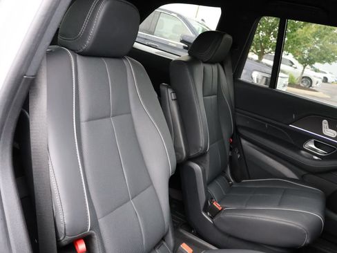 Used 2024 Mercedes-Benz GLS 580 4MATIC image 33