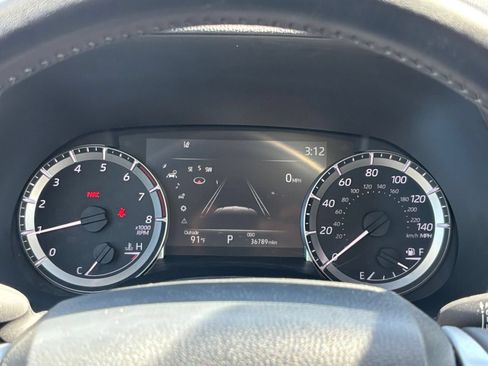 Used 2025 Toyota Highlander LE FWD image 42