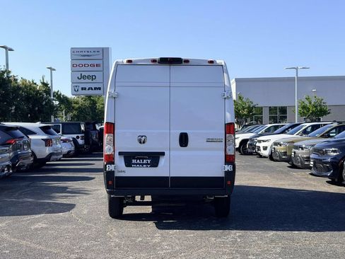 Used 2023 RAM ProMaster 2500 FWD image 3