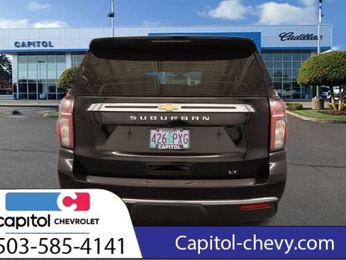 Used 2022 Chevrolet Suburban LT image 3