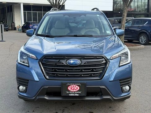 Used 2023 Subaru Forester Premium image 3