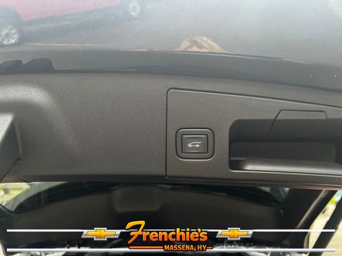 Used 2023 Cadillac XT4 Luxury w/ Driver Awareness Package AWD/4WD image 6