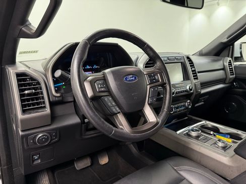 Used 2019 Ford Expedition XLT w/ Equipment Group 201A AWD/4WD image 13