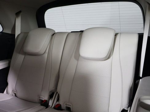 Certified 2025 Mercedes-Benz GLS 450 4MATIC image 12