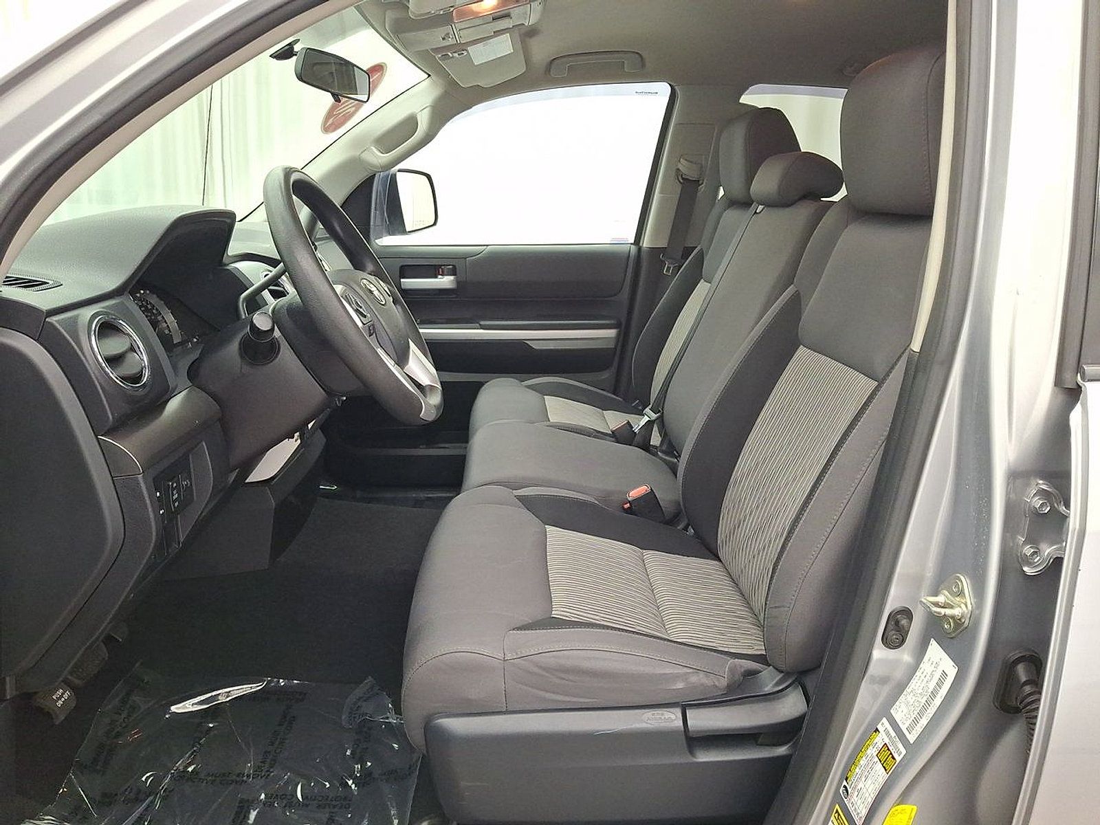 Certified 2016 Toyota Tundra SR5 AWD/4WD image 15