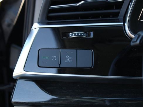 Used 2020 Audi Q7 3.0T Premium Plus image 12