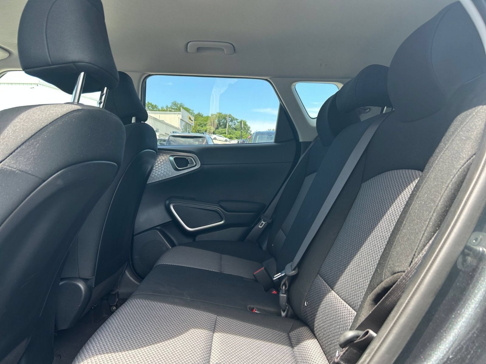 Used 2025 Kia Soul LX w/ LX Technology Package FWD image 20