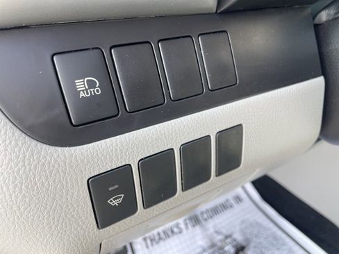 Used 2017 Toyota Highlander LE image 14