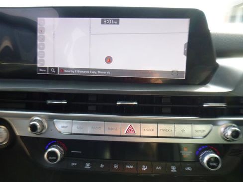 Used 2025 Kia Telluride S AWD/4WD image 15