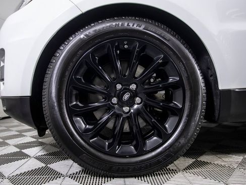 Used 2017 Land Rover Range Rover Sport HSE image 36